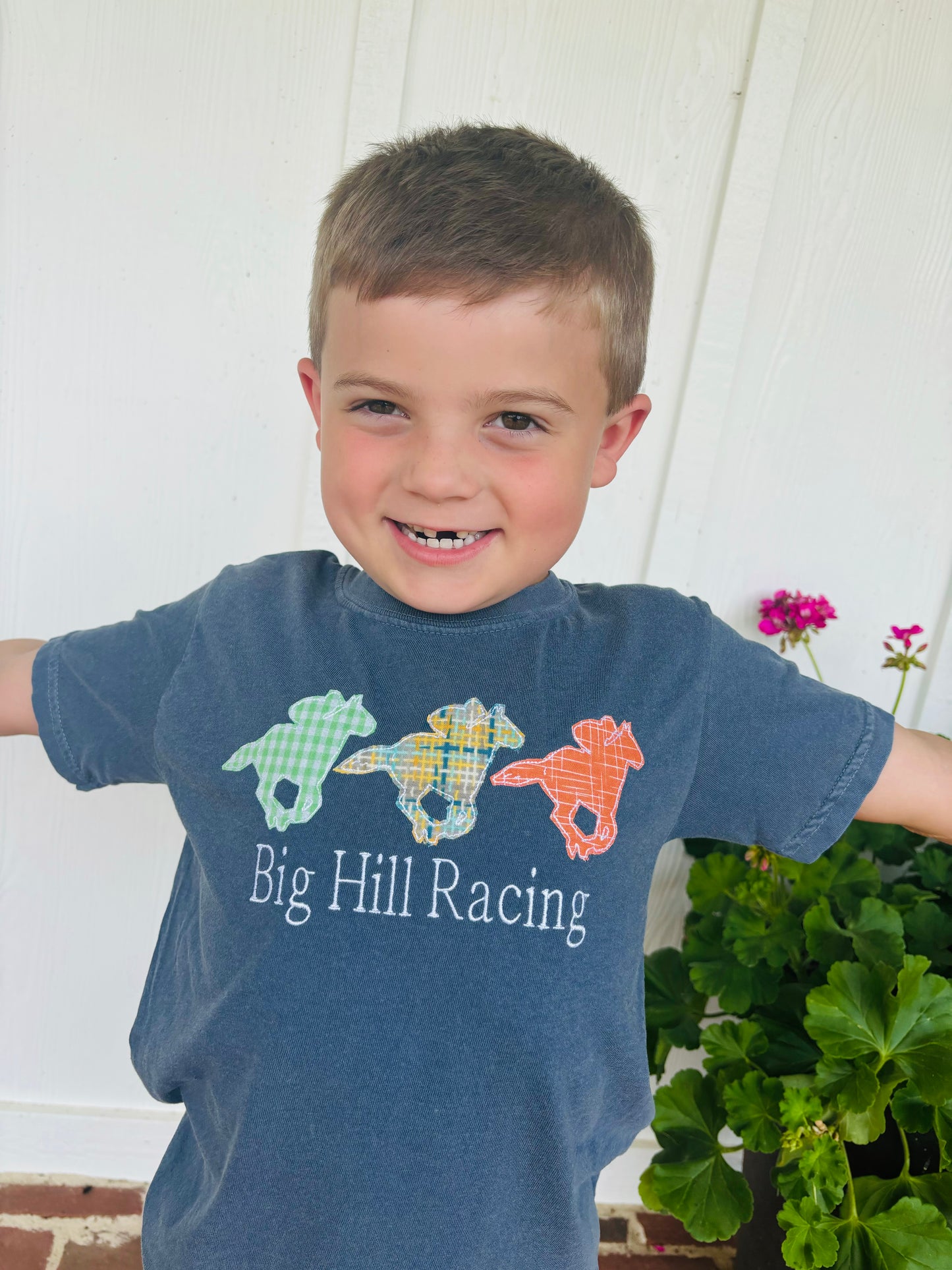 RACEHORSE APPLIQUE TEE