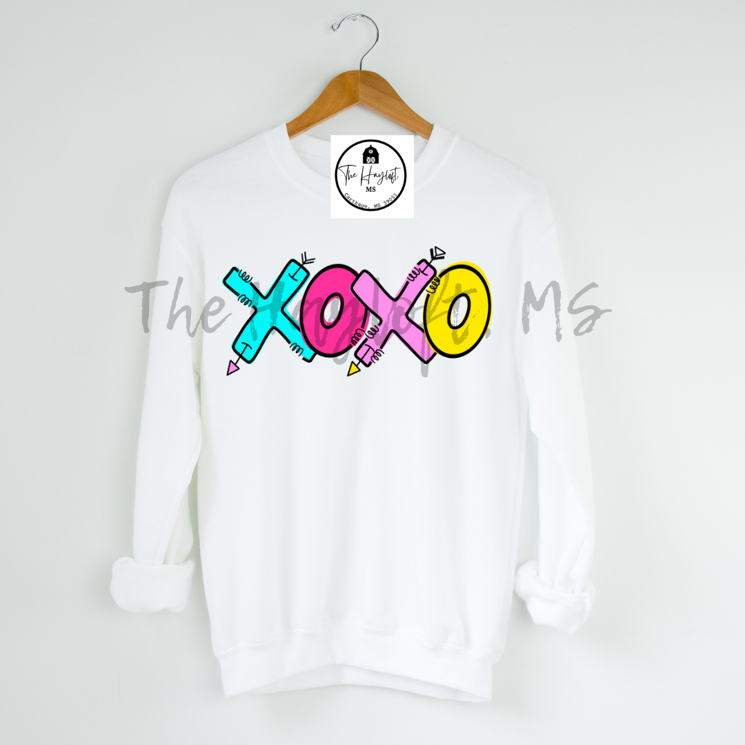 X’s AND ARROWS SWEATSHIRT