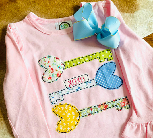 KEY TO MY HEART APPLIQUÉ TEE