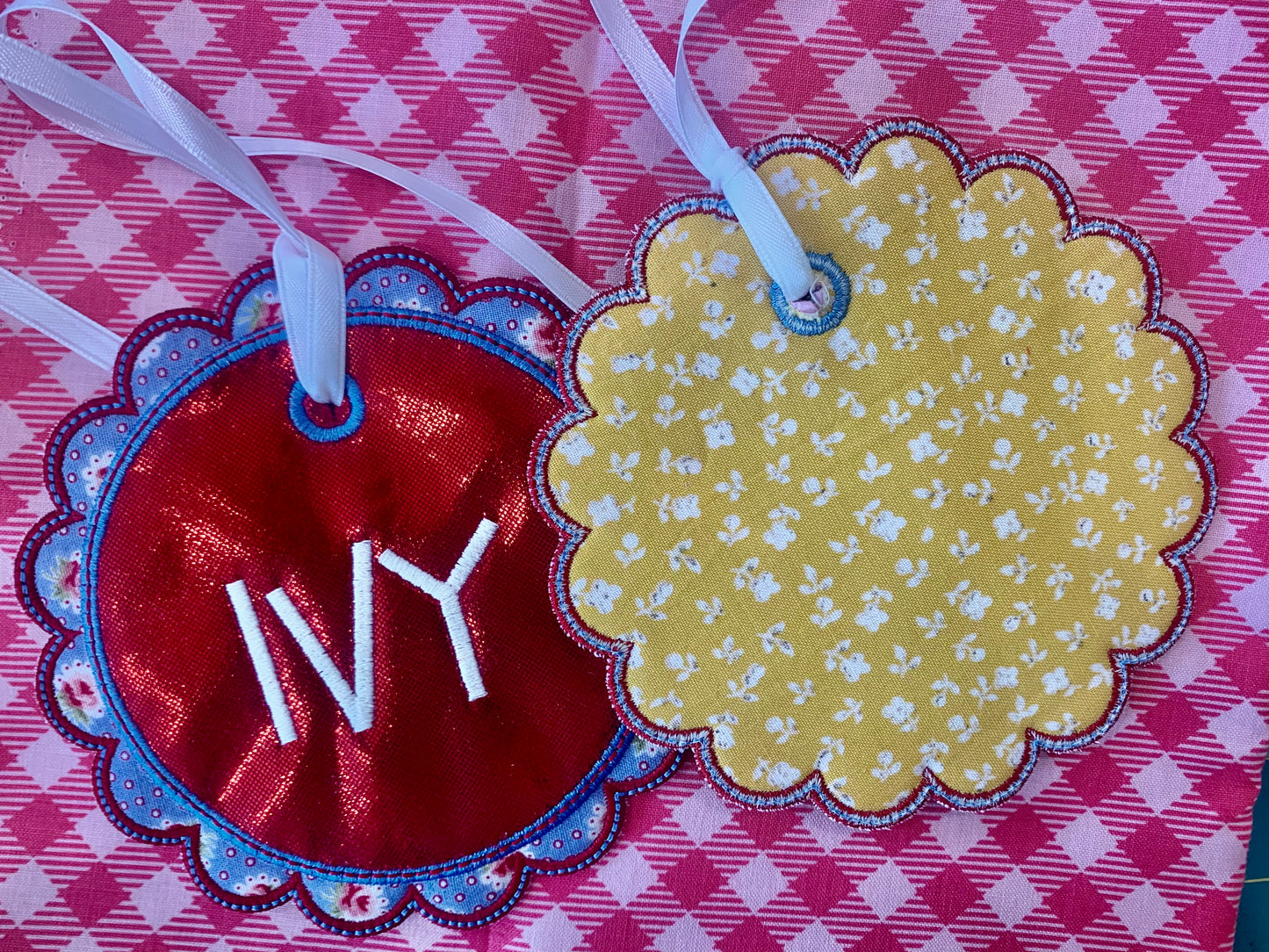 RED HOLOGRAPHIC VINTAGE FLORAL BAG TAG