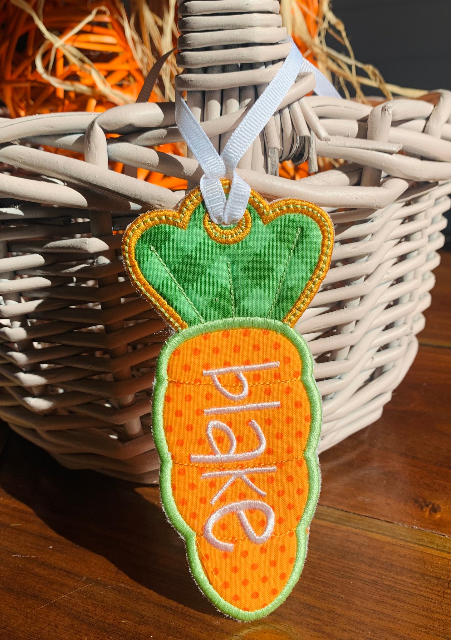 BAG TAGS EASTER CARROT WHITE MONOGRAM