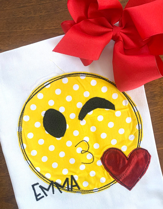 KISSY LIPS EMOJI TEE