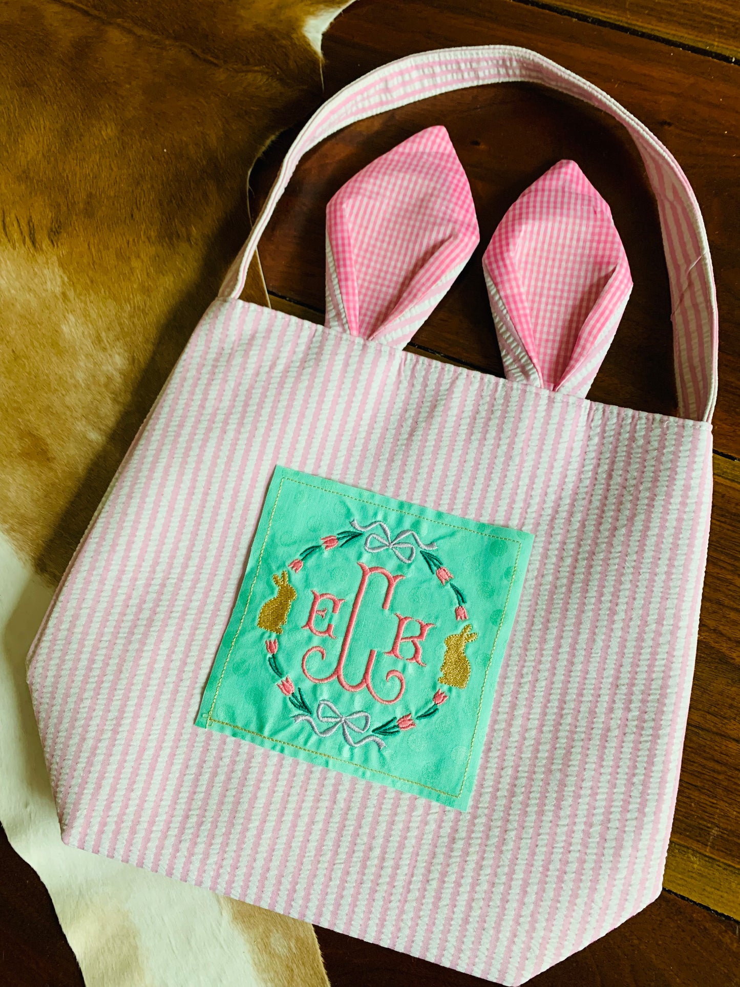 PINK SEERSUCKER EASTER BASKET WITH FRAME MONOGRAM