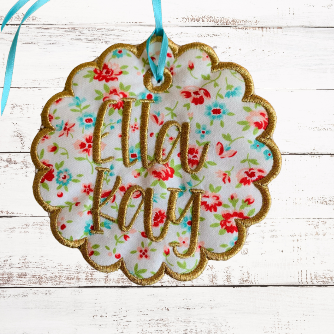 BAG TAG FLORAL SCALLOPED GOLD